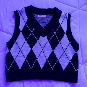 NO SLEEVE KNITTED VEST